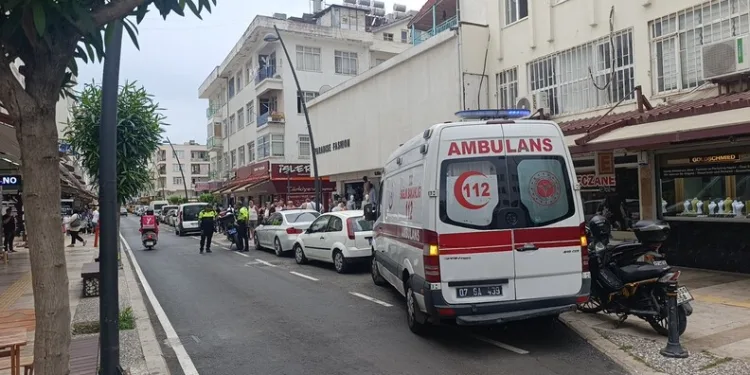 Sultangazi’de seyir halindeki motosiklet üzerinde tıraş
