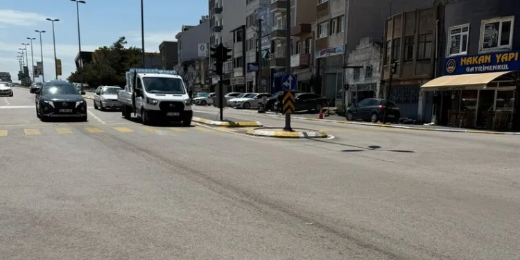 Yakalanınca çalışanın parmağını ısıran hırsız yere yatırılarak etkisiz hale getirildi