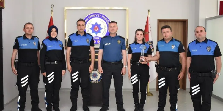 Jandarma 1 ton 700 kilo mühürsüz et ele geçirdi