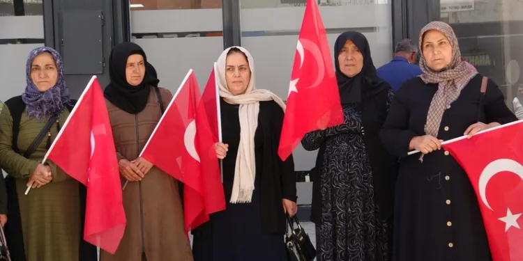 Vanlı aileler: “Artık bu ülkede şehit haberleri almak istemiyoruz”