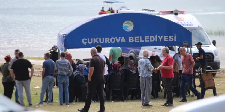 Bayrampaşa’da sosyal medyadan tanıştığı kadınları gasp eden zanlı kamerada