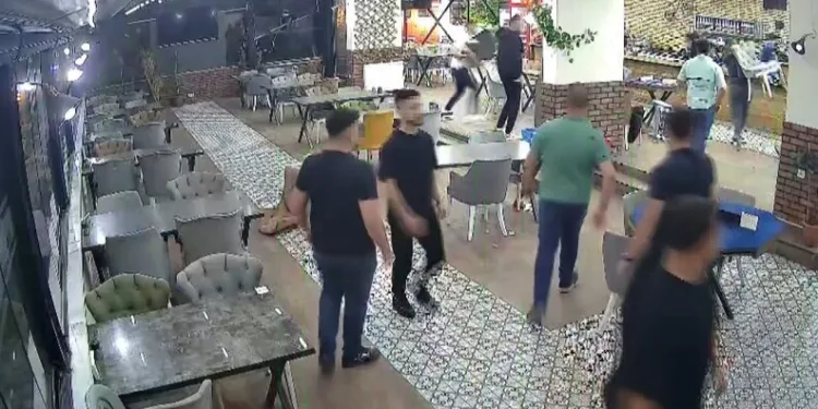 Bayrampaşa’da sosyal medyadan tanıştığı kadınları gasp eden zanlı kamerada
