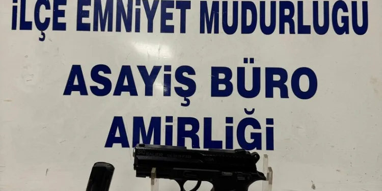 Bayrampaşa’da sosyal medyadan tanıştığı kadınları gasp eden zanlı kamerada