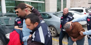 49 ilde düzenlenen operasyonda Samsun’da gözaltına alınan 2 kişi adliye sevk edildi