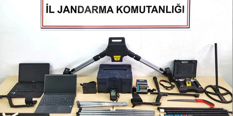 2 milyon liralık cihazlarla define ararken yakalandılar