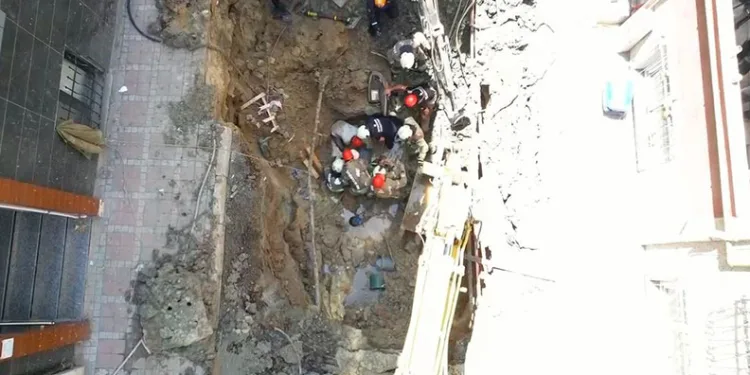Kanalizasyon çalışmasında göçük: 1 işçi kurtarıldı