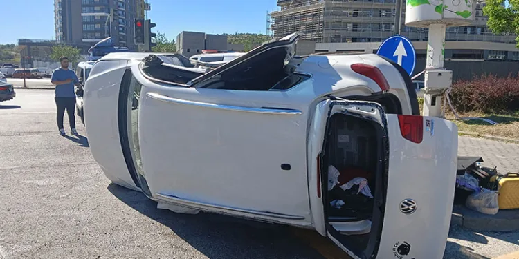 Ankara’da iki otomobil çarpıştı: 2’si bebek 6 yaralı