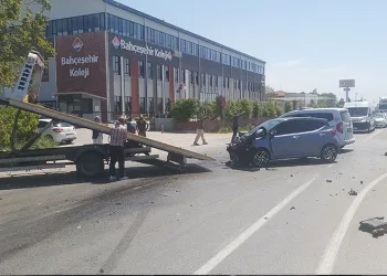Telefondaki sahte polisten, yanındaki gerçek polis sayesinde kurtuldu