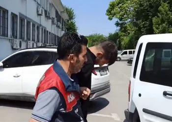 Bursa’da kucakladığı televizyonu böyle çaldı, operasyonla yakalandı