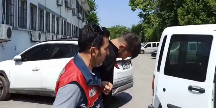 Bursa’da kucakladığı televizyonu böyle çaldı, operasyonla yakalandı