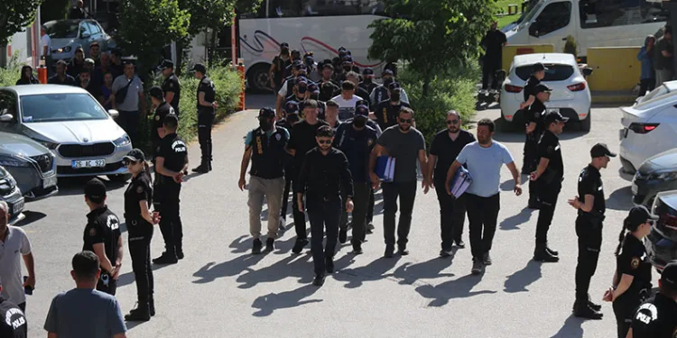 Dolandırıcılık şebekesine operasyon: 9 gözaltı