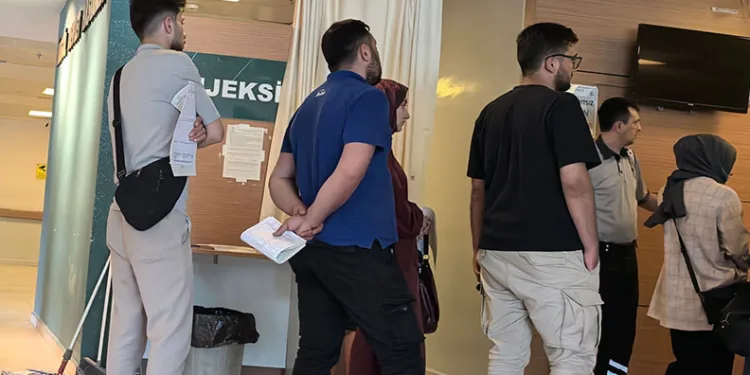 Bursa’da 30 işçi gıda zehirlenmesinden hastanelik oldu