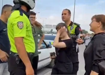 Sınava giderken araçları arızalandı, gözyaşlarına boğuldu