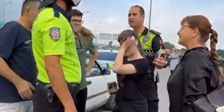 Sınava giderken araçları arızalandı, gözyaşlarına boğuldu