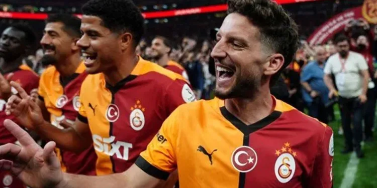 Yeni takımı beklenirken sürpriz