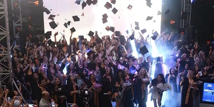 Mudanya Üniversitesi’nde mezuniyet heyecanı