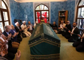 İnegöl Fatihi Turgut Alp dualarla anıldı