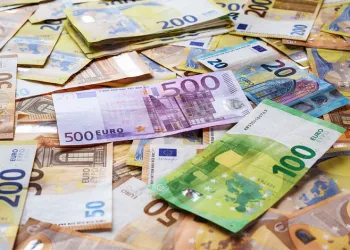Euro tarihi rekor kırdı