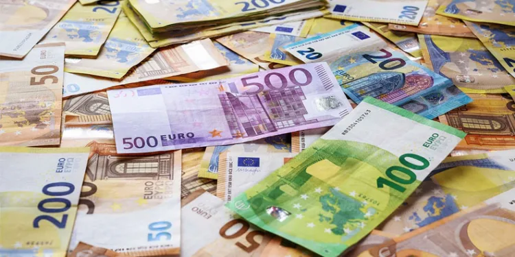 Euro tarihi rekor kırdı