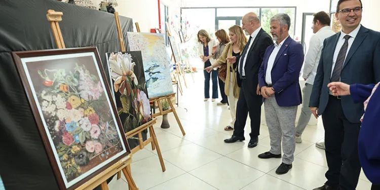 Olgun gençlerden göz alıcı eserler