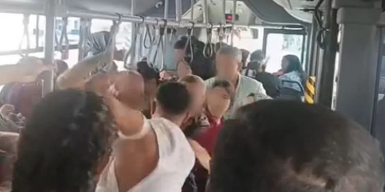Taciz iddiası otobüsü karıştırdı