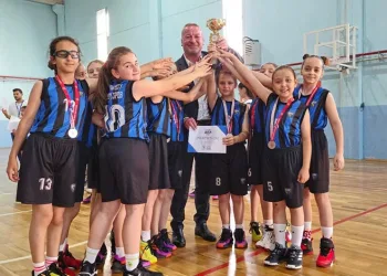 Fatih Karabatı’dan minik sporculara moral ziyareti