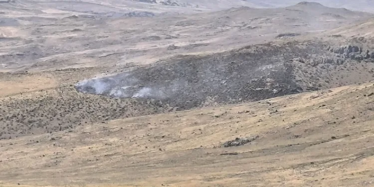 Muradiye’de boş arazide yangın çıktı