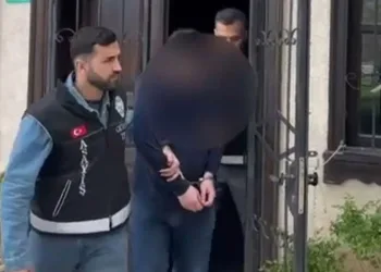 Bursa’da hapis cezasıyla aranan şahıs pazarda yakalandı
