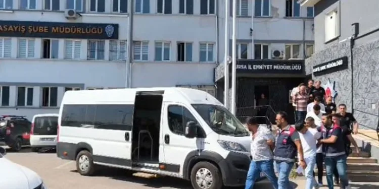 Bursa’da sosyal medyadan borsa vurgununa baskın