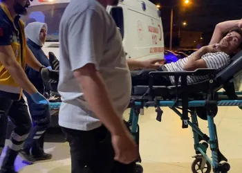 Bursa’da engelli genci boynundan bıçakladı