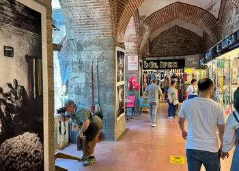 İpekböceğinin hikayesi Kozahan’da sergileniyor