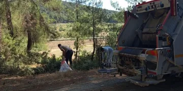 Orhaneli’de ormanlık alanda çevre temizliği yapıldı