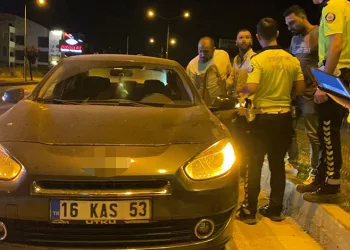 Bursa’da seyir halindeyken yol üstünde durup sızdı