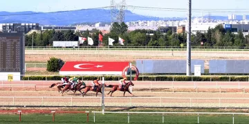 Nilüfer Belediye Başkanlığı Koşusu’nun galibi “Taşan”