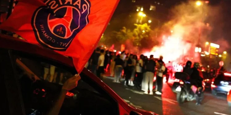 PSG şampiyon oldu, Fransa’da sokaklar karıştı