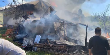 Antalya’da yaşlı çiftin evi yandı, iki kurbanlığı telef oldu