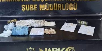 Havayoluyla Denizli’ye gelen yabancı yolcu 1,25 kilo uyuşturucu ile yakalandı