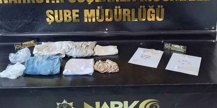 Havayoluyla Denizli’ye gelen yabancı yolcu 1,25 kilo uyuşturucu ile yakalandı