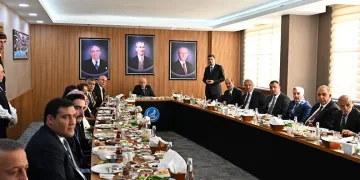 Bahçeli Ülkü Ocakları’nı ziyaret etti
