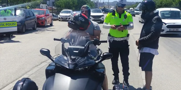 Bursa’da trafik ekipleri motosiklet denetimi yaptı