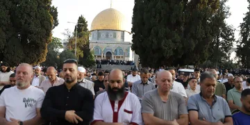 Mescid-i Aksa’da binlerce Müslüman bayram namazı kıldı