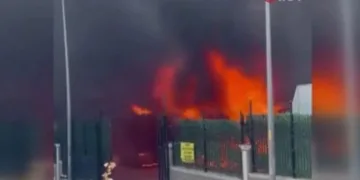 Esenyurt’ta erkek öğrenci yurdunda yangın paniği