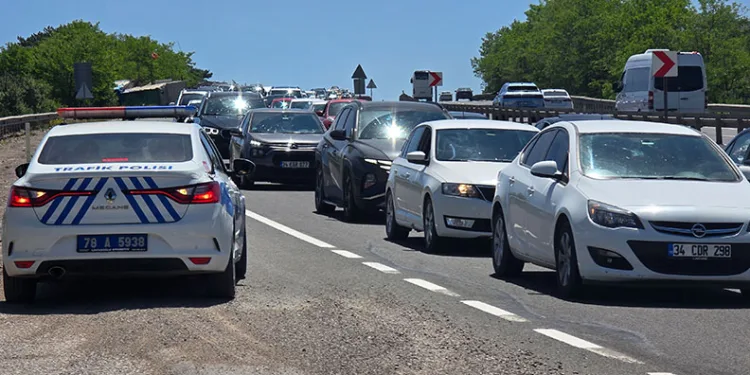 Kemikli Rampaları’nda tatil dönüşü yoğunluğu başladı