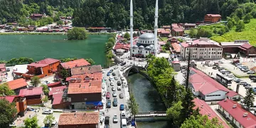 Uzungöl’de bayram yoğunluğu