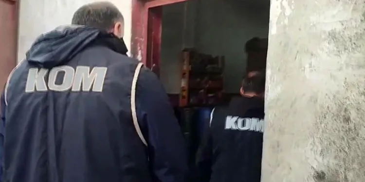 Uyuşturucu satıcısı 3 kişi tutuklandı