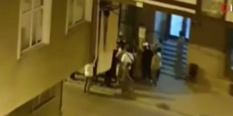 Sabah saatlerinde alkollü kadın sürücünün kullandığı araç tatlıcı dükkânına daldı, faciadan dönüldü