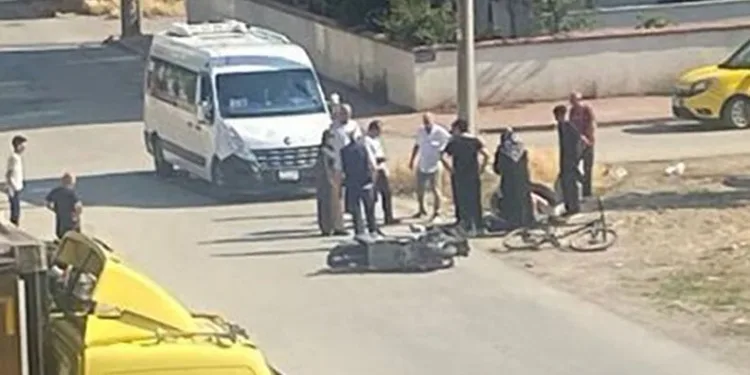 İnegöl’de servis minibüsüyle çarpışan motosikletli yaralandı