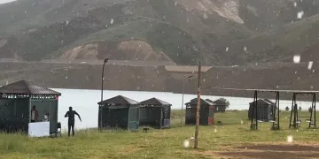 Yüksekova’da sağanak yağış etkili oldu