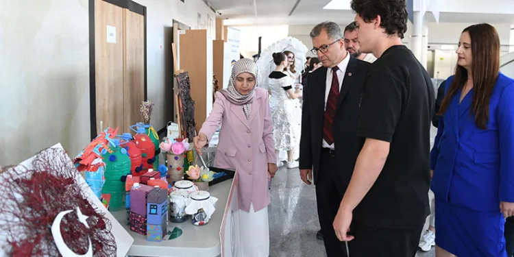 Öğrenciler atık toplamak için yarıştı