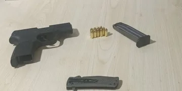 Durdurulan şahısların üzerlerinden ruhsatsız silah çıktı